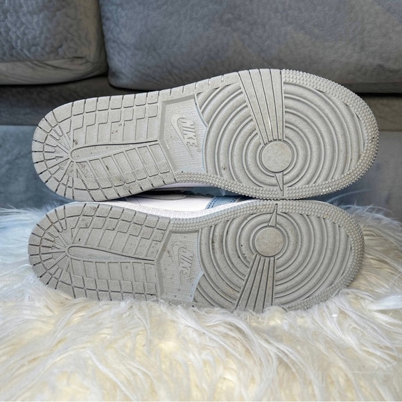 Air Jordan 1 Retro High OG GS ‘Hyper Royal’ - Picture 6 of 9